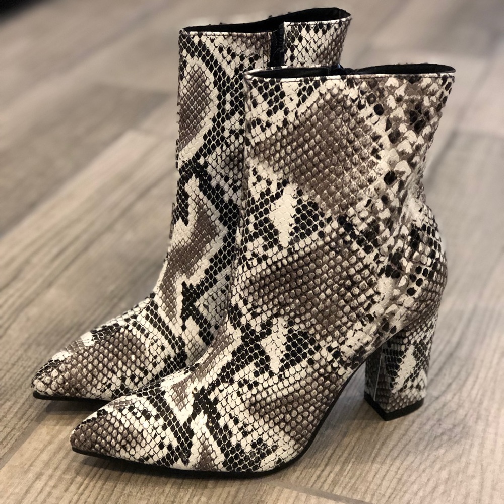 NEW “Snake skin” booties 🐍